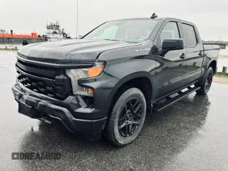 2022 Chevrolet Silverado 1500 Custom with VIN 1GCPABEK7NZ633597, listed as a Copart auction lot 55317005 with 32,531 mi miles and Salvage Title. Bid and sale history available at DreamBid. Image 2.