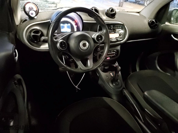 2019 Smart EQ fortwo pure with VIN WMEFJ9BA2KK396037, listed as a Copart auction lot 83991904 with NaN miles and Salvage Title. Bid and sale history available at carsss.com. Image 8.