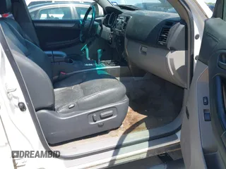 2006 Toyota 4Runner SR5 with VIN JTEZU14R760066270, listed as a IAAI auction lot 42101578 with 274,513 mi miles and . Bid and sale history available at DreamBid. Image 5.