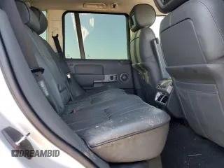 2006 Land Rover Range Rover SC z VIN SALMF134X6A205504, wystawiony jako Copart lot #88591205 z przebiegiem Nie podano mil oraz Szkoda całkowita • Salvage title. Historia ofert i sprzedaży dostępna na DreamBid. Obrazek 11.