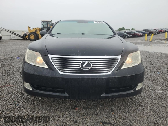 2007 Lexus LS 460 z VIN JTHBL46F775041515, wystawiony jako Copart lot #55147975 z przebiegiem 193 755 mil mil oraz Szkoda całkowita • Salvage title. Historia ofert i sprzedaży dostępna na DreamBid. Obrazek 5.