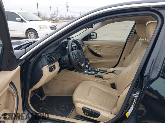 2013 BMW 3 Series 328i z VIN WBA3A5G57DNP21740, wystawiony jako IAAI lot #41616419 z przebiegiem 179 300 mil mil oraz . Historia ofert i sprzedaży dostępna na DreamBid. Obrazek 5.
