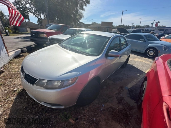 2011 Kia Forte LX with VIN KNAFT4A21B5891069, listed as a Copart auction lot 84038714 with 176,385 mi miles and Clean Title. Bid and sale history available at carsss.com. Image 2.