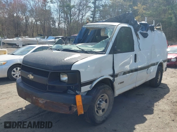 2006 Chevrolet Express Cargo Van with VIN 1GCGG25V761272316, listed as a IAAI auction lot 41967324 with 336,728 mi miles. Bid and sale history available at carsss.com. Image 2.