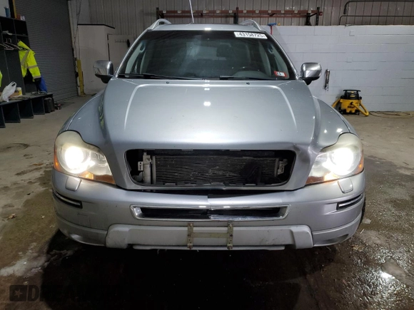 2013 Volvo XC90 Premier Plus with VIN YV4952CZ8D1644213, listed as a Copart auction lot 43158725 with 131,083 mi miles and Salvage Title. Bid and sale history available at carsss.com. Image 5.
