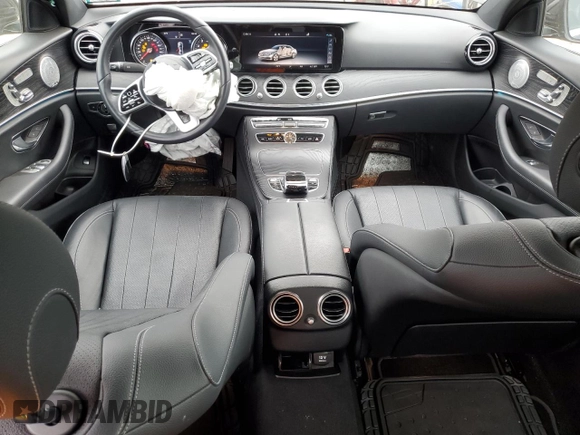 2019 Mercedes-Benz E 300 z VIN WDDZF4KBXKA673571, wystawiony jako Copart lot #52425625 z przebiegiem 32 605 mil mil oraz Szkoda całkowita • Salvage title. Historia ofert i sprzedaży dostępna na DreamBid. Obrazek 8.
