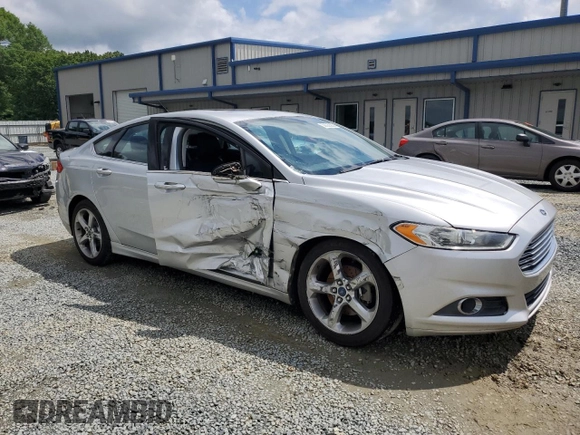 2013 Ford Fusion SE with VIN 3FA6P0HR2DR174320, listed as a Copart auction lot 56330385 with 127,301 mi miles and Salvage title. Bid and sale history available at DreamBid. Image 4.