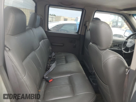2001 Nissan Frontier SE z VIN 1N6ED27T51C307408, wystawiony jako Copart lot #57169705 z przebiegiem 323 598 mil mil oraz Czysty tytuł • Clean title. Historia ofert i sprzedaży dostępna na DreamBid. Obrazek 10.