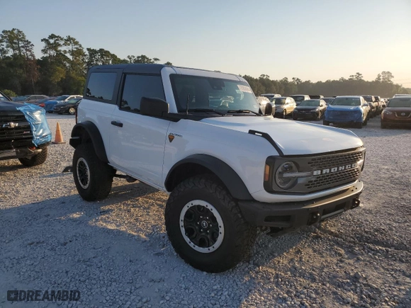 2023 Ford Bronco with VIN 1FMDE5CP6PLB70070, listed as a Copart auction lot 73353684 with 6,810 mi miles and Clean Title. Bid and sale history available at carsss.com. Image 4.