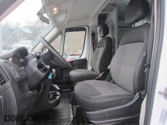 2017 Ram ProMaster Cargo with VIN 3C6TRVAG0HE521869, listed as a Copart auction lot 44081165 with 99,223 mi miles and Clean Title. Bid and sale history available at DreamBid. Image 5.