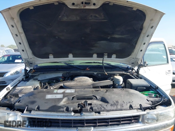 2003 Chevrolet Suburban LT with VIN 1GNFK16Z83R307164, listed as a IAAI auction lot 41977105 with 275,328 mi miles. Bid and sale history available at carsss.com. Image 10.