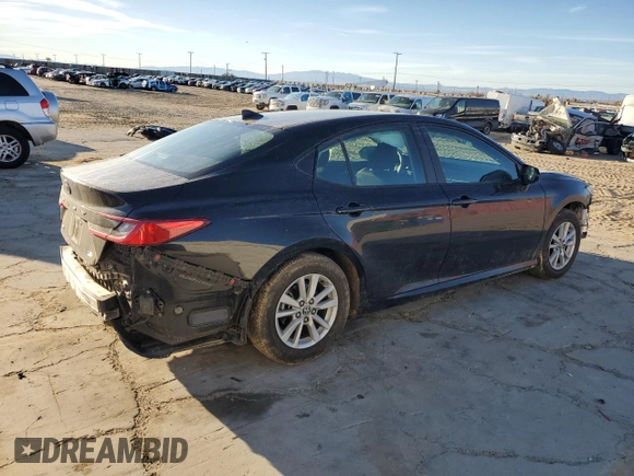 2025 Toyota Camry LE z VIN 4T1DAACK6SU023078, wystawiony jako Copart lot #47634775 z przebiegiem 8 572 mil mil oraz Szkoda całkowita • Salvage title. Historia ofert i sprzedaży dostępna na DreamBid. Obrazek 3.