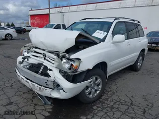 2006 Toyota Highlander w/3rd Row with VIN JTEEP21A560149531, listed as a IAAI auction lot 41812138 with 178,140 mi miles. Bid and sale history available at carsss.com. Image 2.