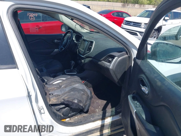 2018 Jeep Cherokee Trailhawk with VIN 1C4PJMBX3JD548761, listed as a IAAI auction lot 42107376 with 148,525 mi miles and . Bid and sale history available at DreamBid. Image 5.