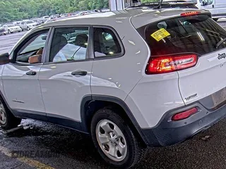 2017 Jeep Cherokee Sport with VIN 1C4PJLABXHW660505, listed as a IAAI auction lot 42680671 with 98,907 mi miles and . Bid and sale history available at DreamBid. Image 22.