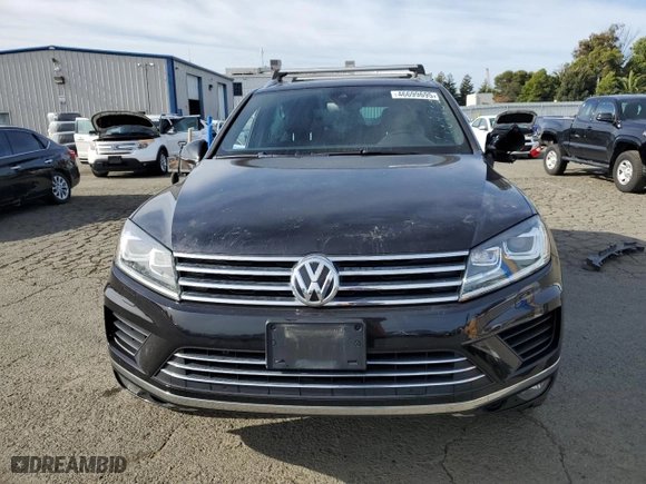 2017 Volkswagen Touareg Wolfsburg Edition with VIN WVGRF7BP2HD000803, listed as a Copart auction lot 46699695 with NaN miles and Salvage Title. Bid and sale history available at carsss.com. Image 5.