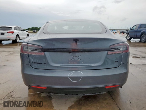 2013 Tesla Model S with VIN 5YJSA1CNXDFP16432, listed as a Copart auction lot 59883855 with 180,100 mi miles and Clean title. Bid and sale history available at DreamBid. Image 6.