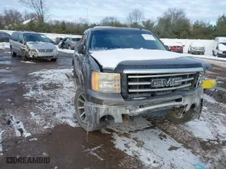 2012 GMC Sierra 1500 SLE with VIN 3GTP2VE71CG304658, listed as a IAAI auction lot 41309265 with 167,701 mi miles. Bid and sale history available at carsss.com. Image 1.