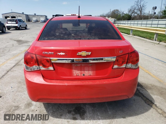 2014 Chevrolet Cruze 2LT z VIN 1G1PE5SB9E7398019, wystawiony jako Copart lot #53132735 z przebiegiem 212 121 mil mil oraz Szkoda całkowita • Salvage title. Historia ofert i sprzedaży dostępna na DreamBid. Obrazek 6.
