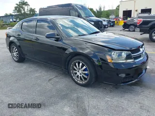 2014 Dodge Avenger SE z VIN 1C3CDZAB2EN148994, wystawiony jako IAAI lot #42354022 z przebiegiem 111 724 mil mil oraz . Historia ofert i sprzedaży dostępna na DreamBid. Obrazek 1.