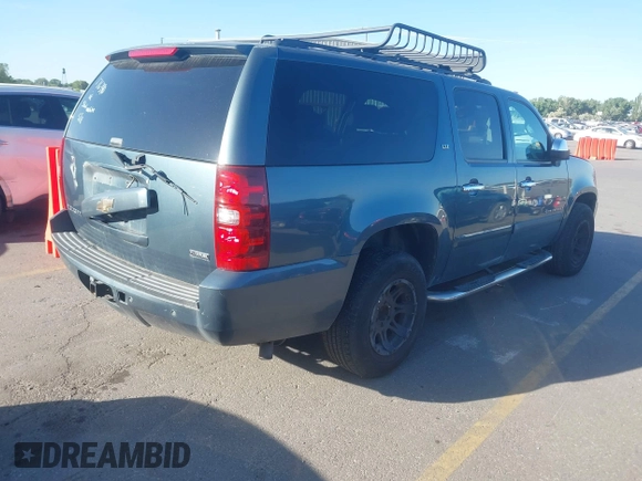 2008 Chevrolet Suburban LTZ z VIN 1GNFK163X8R176340, wystawiony jako IAAI lot #42236061 z przebiegiem 222 294 mil mil oraz . Historia ofert i sprzedaży dostępna na DreamBid. Obrazek 3.