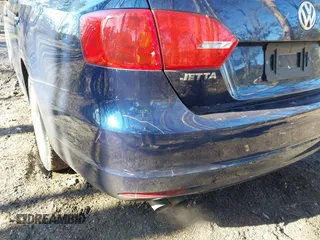 2014 Volkswagen Jetta Sedan SE w/Connectivity with VIN 3VWD07AJ0EM440285, listed as a IAAI auction lot 41259140 with 92,346 mi miles. Bid and sale history available at carsss.com. Image 15.