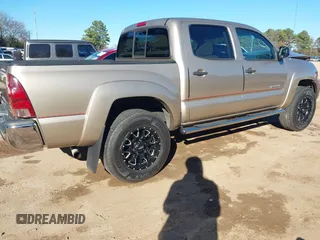 2008 Toyota Tacoma PreRunner with VIN 5TEJU62N78Z509695, listed as a IAAI auction lot 41163580 with 195,659 mi miles. Bid and sale history available at carsss.com. Image 4.