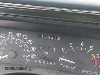1997 Buick LeSabre Limited z VIN 1G4HR52K8VH535098, wystawiony jako IAAI lot #42174043 z przebiegiem 119 341 mil mil oraz . Historia ofert i sprzedaży dostępna na DreamBid. Obrazek 16.