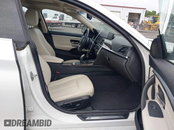 2015 BMW 4 Series 428i xDrive с VIN WBA4A7C54FD414640, выставлен на аукционе IAAI как лот 39901472 с пробегом 92 313 миль миль и . История ставок и продаж доступна на DreamBid. Изображение 5.