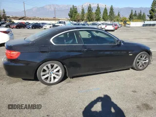 2011 BMW 3 Series 328i z VIN WBAKE5C54BE573498, wystawiony jako Copart lot #88062045 z przebiegiem 81 239 mil mil oraz Szkoda całkowita • Salvage title. Historia ofert i sprzedaży dostępna na DreamBid. Obrazek 3.
