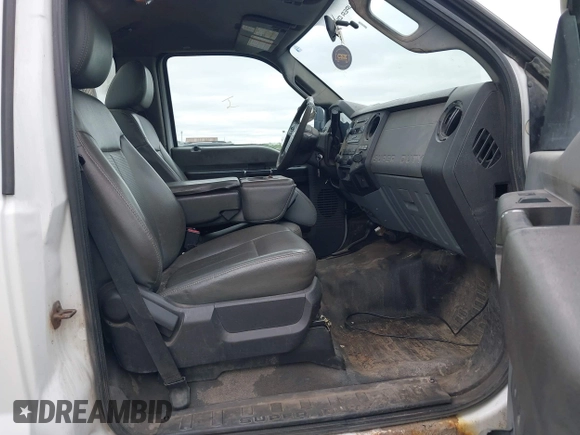 2011 Ford F-350 z VIN 1FDBF3B68BEB59067, wystawiony jako IAAI lot #42295432 z przebiegiem 175 749 mil mil oraz . Historia ofert i sprzedaży dostępna na DreamBid. Obrazek 5.