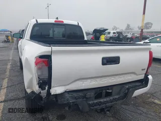 2023 Toyota Tacoma SR z VIN 3TYRZ5CN1PT037202, wystawiony jako IAAI lot #41896502 z przebiegiem 45 568 mil mil oraz . Historia ofert i sprzedaży dostępna na DreamBid. Obrazek 6.