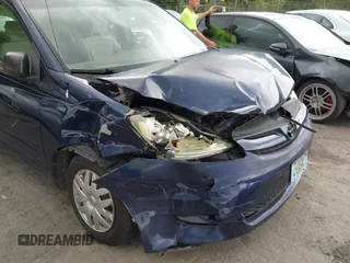 2006 Toyota Sienna CE z VIN 5TDZA23C36S507695, wystawiony jako IAAI lot #42238303 z przebiegiem 173 345 mil mil oraz . Historia ofert i sprzedaży dostępna na DreamBid. Obrazek 6.