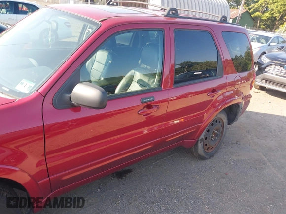 2005 Ford Escape Limited z VIN 1FMYU94185KB95271, wystawiony jako IAAI lot #40210446 z przebiegiem 71 038 mil mil oraz . Historia ofert i sprzedaży dostępna na DreamBid. Obrazek 6.