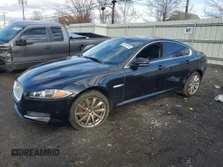 2012 Jaguar XF z VIN SAJWA0FB2CLS58489, wystawiony jako Copart lot #85719314 z przebiegiem 112 392 mil mil oraz Szkody całkowita. Historia ofert i sprzedaży dostępna na DreamBid. Obrazek 1.