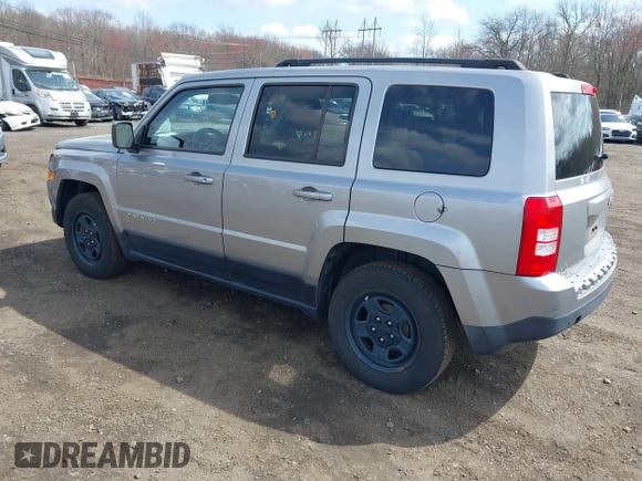 2016 Jeep Patriot Sport z VIN 1C4NJPBA4GD699525, wystawiony jako IAAI lot #41892313 z przebiegiem 57 309 mil mil oraz . Historia ofert i sprzedaży dostępna na DreamBid. Obrazek 3.