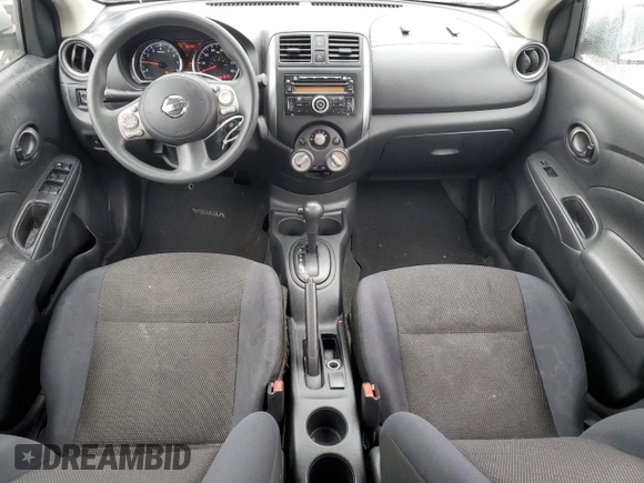2012 Nissan Versa S z VIN 3N1CN7APXCL816002, wystawiony jako Copart lot #49552405 z przebiegiem 90 082 mil mil oraz Czysty tytuł • Clean title. Historia ofert i sprzedaży dostępna na DreamBid. Obrazek 8.