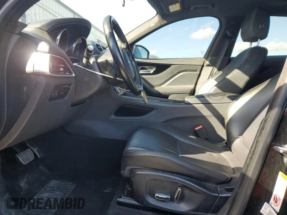 2019 Jaguar F-Pace 25t Premium z VIN SADCJ2FX8KA602026, wystawiony jako Copart lot #50206805 z przebiegiem 131 633 mil mil oraz Czysty tytuł • Clean title. Historia ofert i sprzedaży dostępna na DreamBid. Obrazek 7.