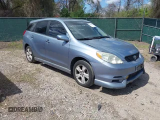 2004 Toyota Matrix Std with VIN 2T1KR38E74C266241, listed as a IAAI auction lot 42050381 with 248,659 mi miles. Bid and sale history available at carsss.com. Image 1.
