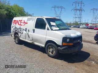 2007 Chevrolet Express Cargo Van with VIN 1GCGG25V471112976, listed as a IAAI auction lot 42130661 with 256,004 mi miles. Bid and sale history available at carsss.com. Image 1.