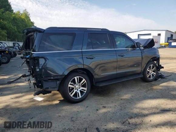 2024 Ford Expedition XLT with VIN 1FMJU1H80REA33620, listed as a Copart auction lot 60973024 with 4,443 mi miles and Salvage Title. Bid and sale history available at carsss.com. Image 3.