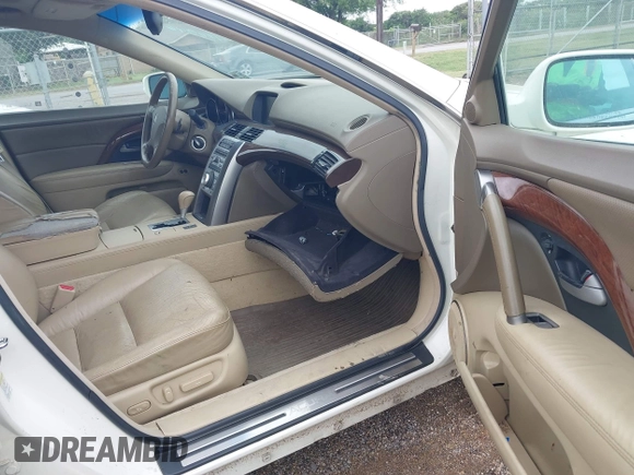 2008 Acura RL Tech Pkg with VIN JH4KB16658C000637, listed as a IAAI auction lot 42094677 with 1 mi miles. Bid and sale history available at carsss.com. Image 5.