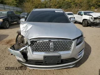2019 Lincoln MKC Standard with VIN 5LMCJ1D93KUL07403, listed as a Copart auction lot 75293804 with 77,811 mi miles and Non Repairable. Bid and sale history available at DreamBid. Image 5.