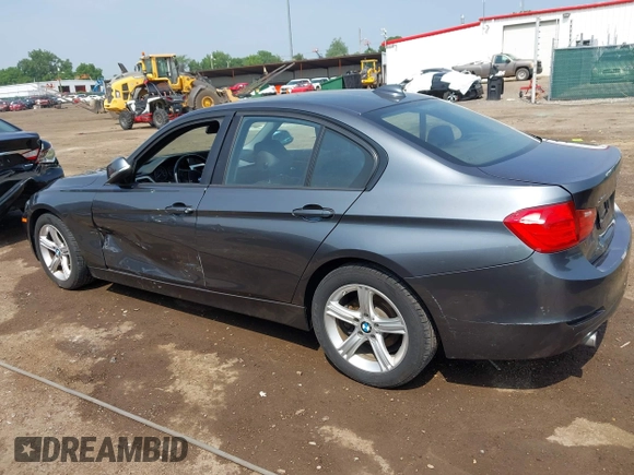 2014 BMW 3 Series 320i xDrive с VIN WBA3C3G53ENS70998, выставлен на аукционе IAAI как лот 42474316 с пробегом 91 411 миль миль и . История ставок и продаж доступна на DreamBid. Изображение 14.
