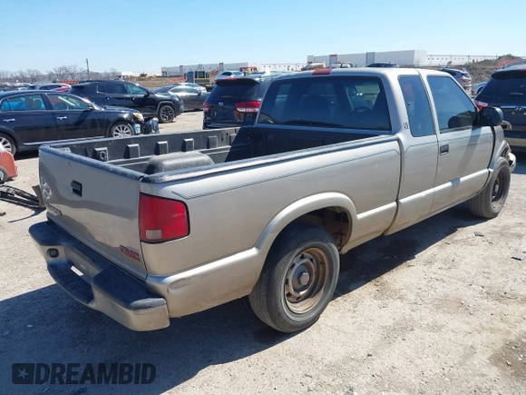 2001 GMC Sonoma SLS 1SG z VIN 1GTCS19W218143006, wystawiony jako IAAI lot #41754688 z przebiegiem 159 375 mil mil oraz . Historia ofert i sprzedaży dostępna na DreamBid. Obrazek 4.