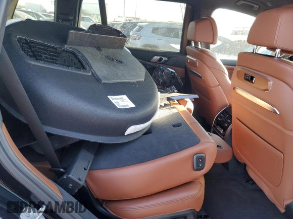 2023 BMW X7 M60i z VIN 5UX33EM09P9R19611, wystawiony jako Copart lot #44160715 z przebiegiem 16 971 mil mil oraz Szkoda całkowita • Salvage title. Historia ofert i sprzedaży dostępna na DreamBid. Obrazek 11.