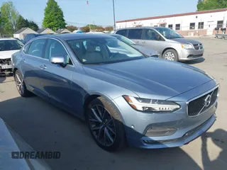 2018 Volvo S90 Momentum z VIN LVY982AK0JP007222, wystawiony jako IAAI lot #42024457 z przebiegiem 134 281 mil mil oraz . Historia ofert i sprzedaży dostępna na DreamBid. Obrazek 13.
