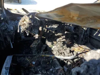 2017 Kia Sorento SXL z VIN 5XYPK4A5XHG312732, wystawiony jako Copart lot #58130455 z przebiegiem Nie podano mil oraz Nie do naprawy • Non repairable. Historia ofert i sprzedaży dostępna na DreamBid. Obrazek 8.