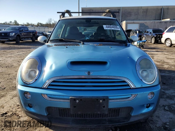 2003 MINI Hardtop S with VIN WMWRE33493TD64204, listed as a Copart auction lot 44604095 with 105,371 mi miles and Clean Title. Bid and sale history available at DreamBid. Image 5.