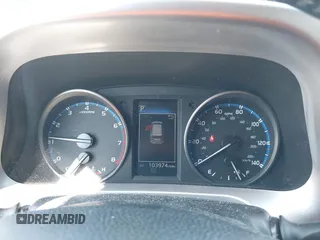 2018 Toyota RAV4 XLE с VIN JTMWFREV7JJ735295, выставлен на аукционе IAAI как лот 42452894 с пробегом 103 974 миль миль и . История ставок и продаж доступна на DreamBid. Изображение 7.
